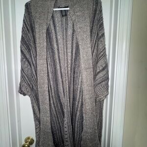 Lane Bryant Gray Patterned Knit Poncho